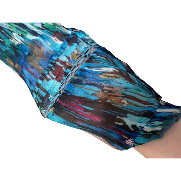 Soft Surroundings Women's Medium Blue Abstract Amelie Top Boho Button Up NWT - Picture 6 of 9